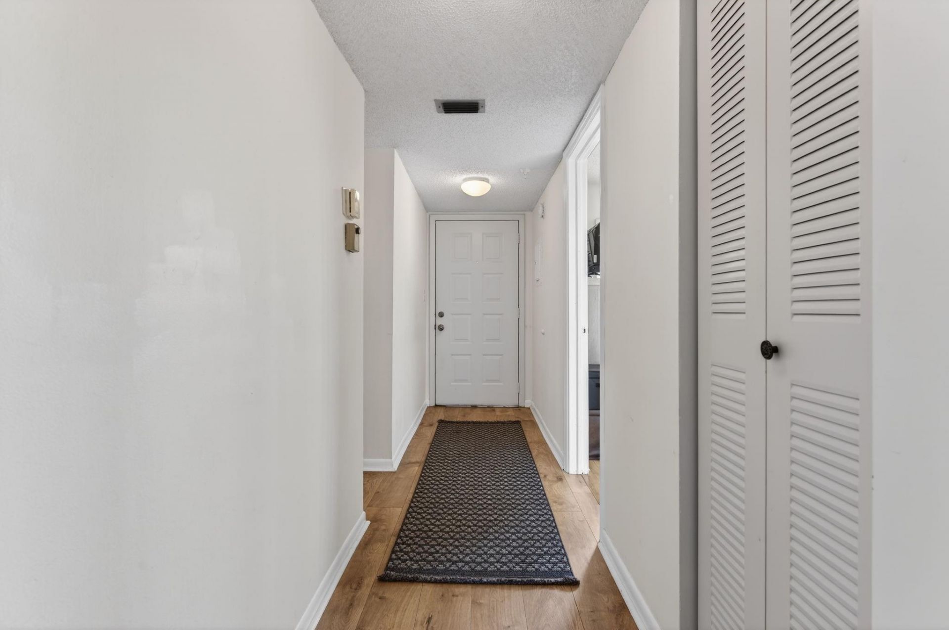 2205 S Cypress Bend Drive, Unit 604, Pompano Beach, FL 33069 Photo