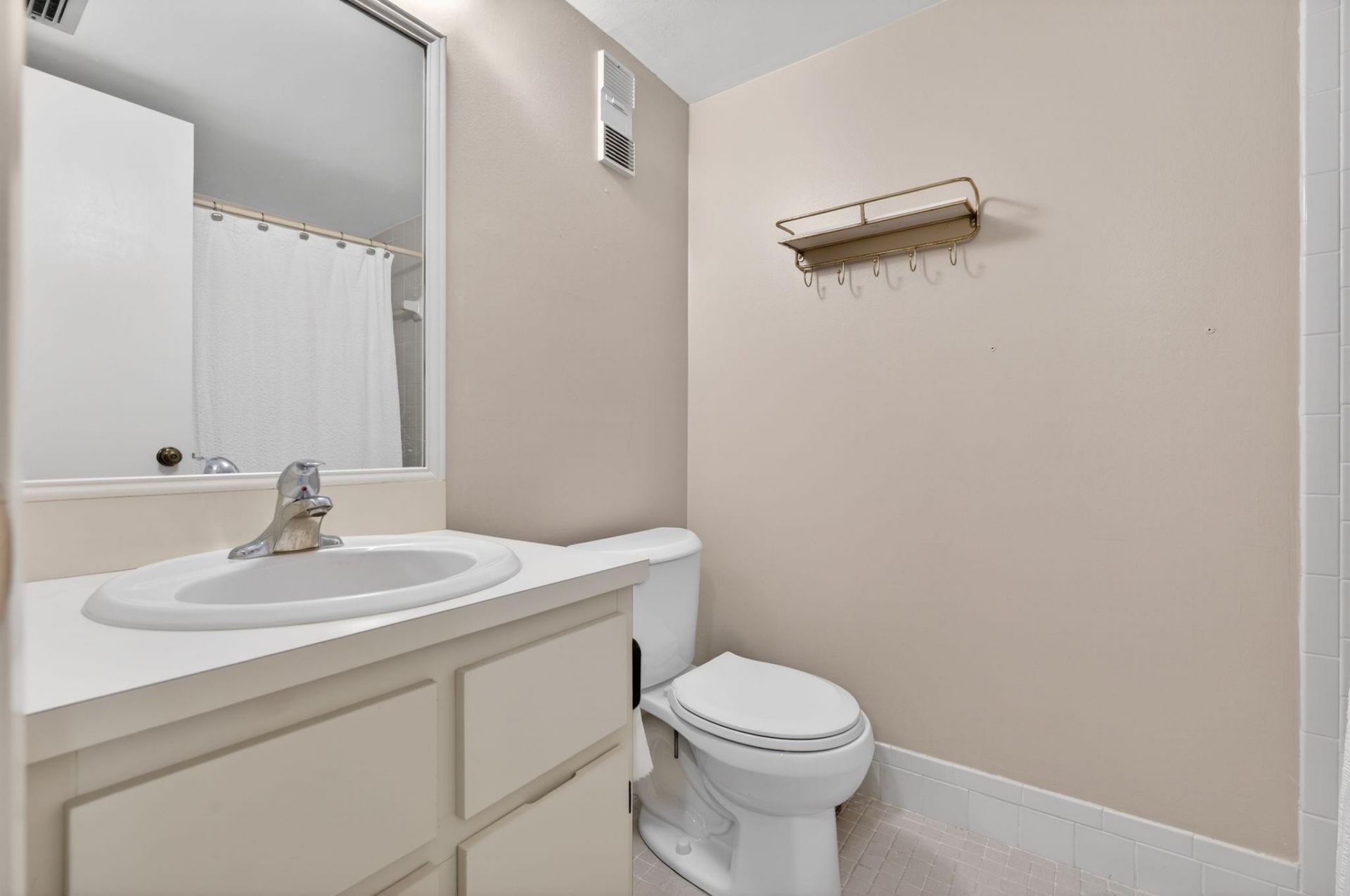 2205 S Cypress Bend Drive, Unit 604, Pompano Beach, FL 33069 Photo