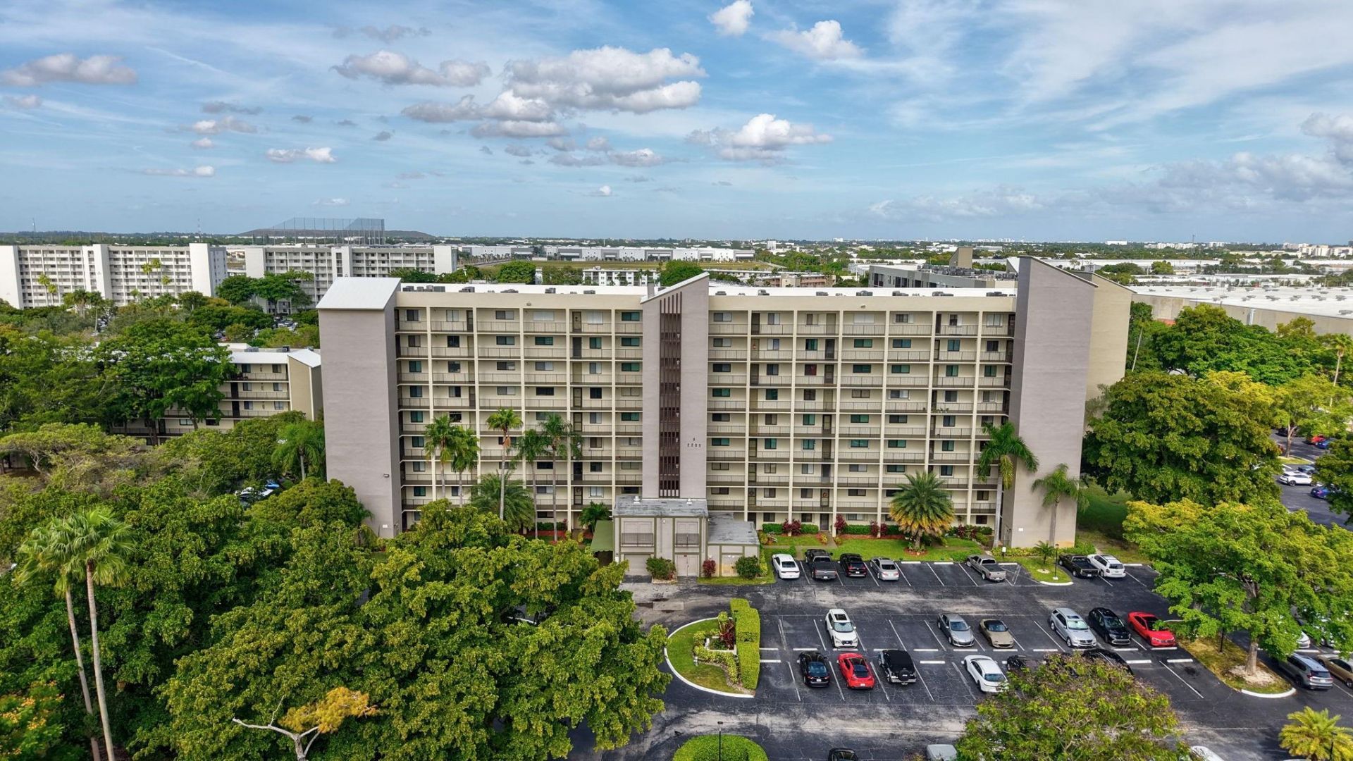 2205 S Cypress Bend Drive, Unit 604, Pompano Beach, FL 33069 Photo