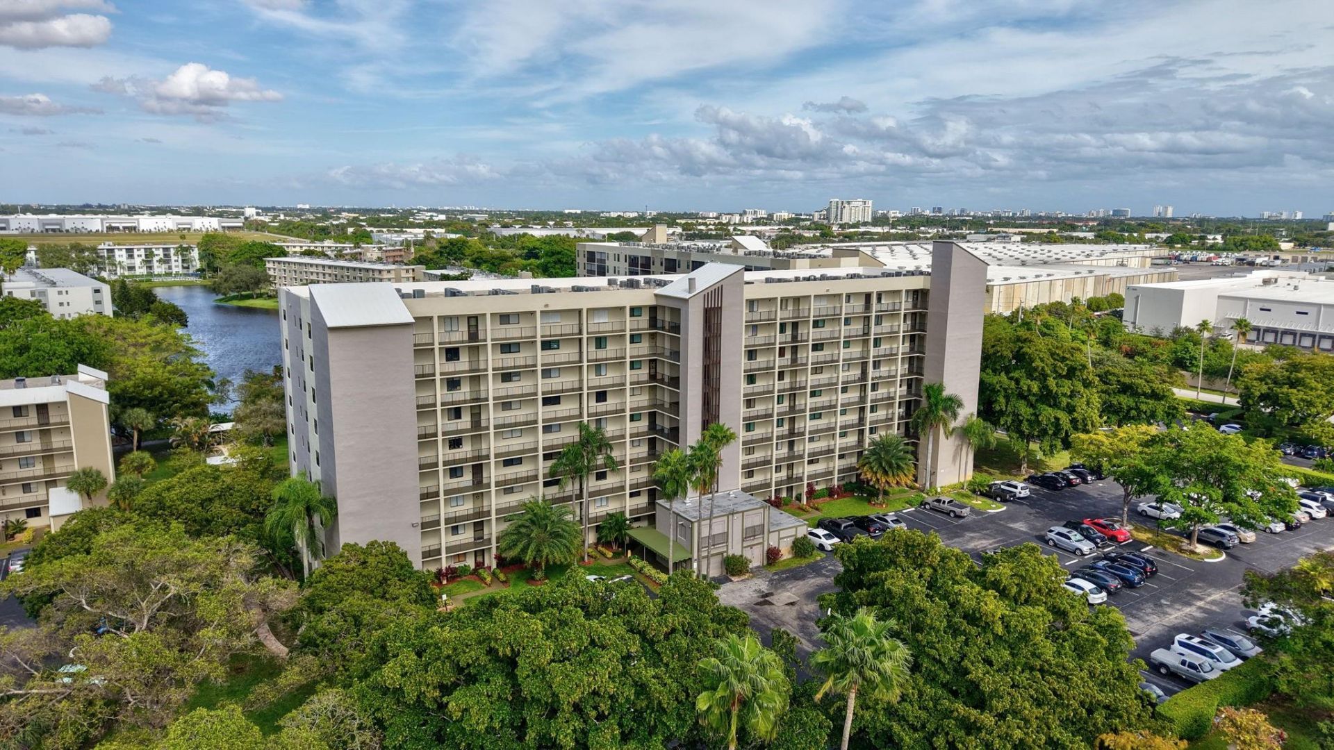 2205 S Cypress Bend Drive, Unit 604, Pompano Beach, FL 33069 Photo