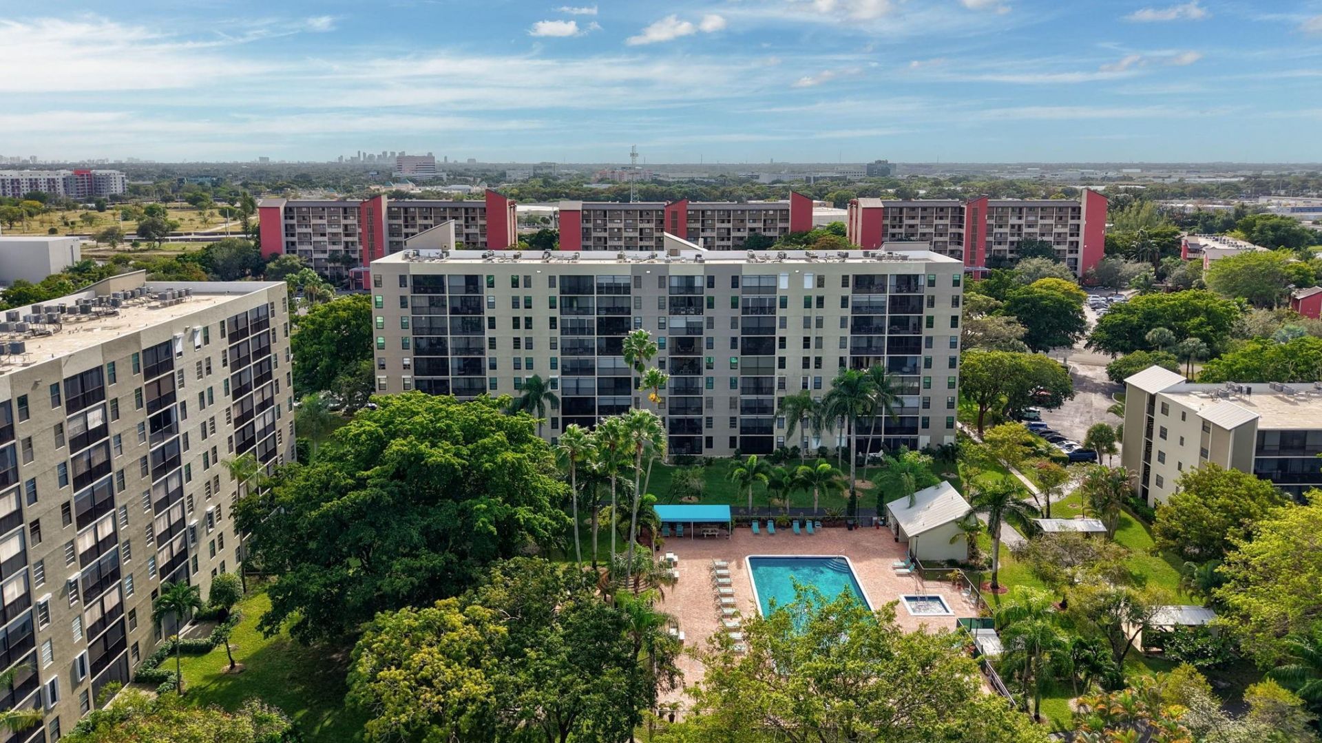 2205 S Cypress Bend Drive, Unit 604, Pompano Beach, FL 33069 Photo