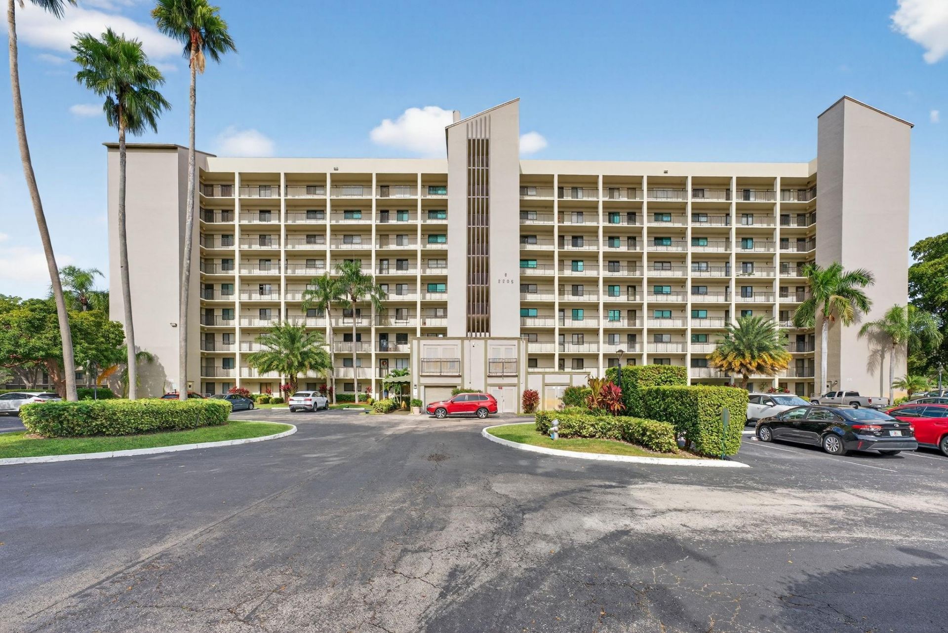 2205 S Cypress Bend Drive, Unit 604, Pompano Beach, FL 33069 Photo