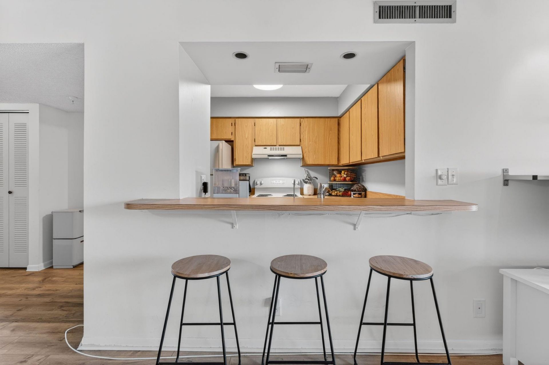 2205 S Cypress Bend Drive, Unit 604, Pompano Beach, FL 33069 Photo