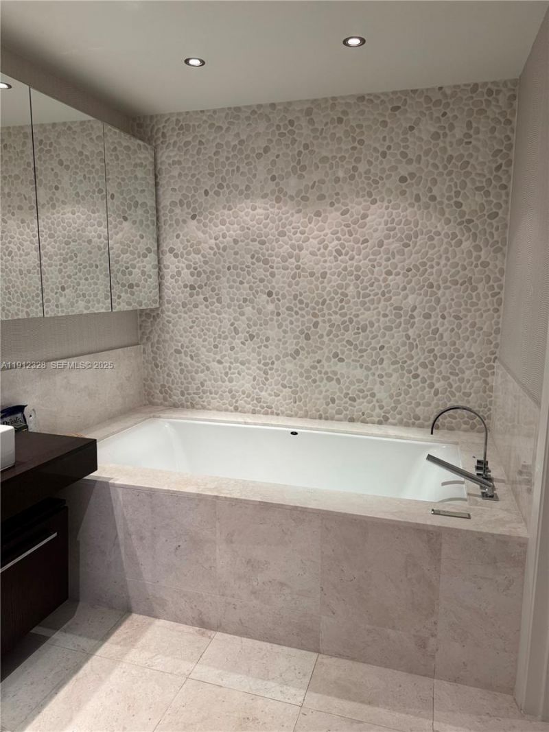 17121 Collins Ave, Unit 1905, Sunny Isles Beach, FL 33160 Photo