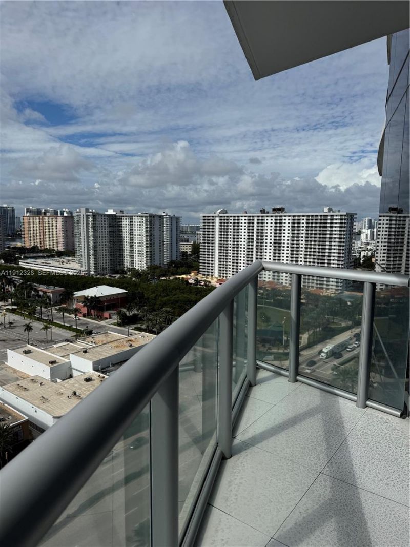 17121 Collins Ave, Unit 1905, Sunny Isles Beach, FL 33160 Photo