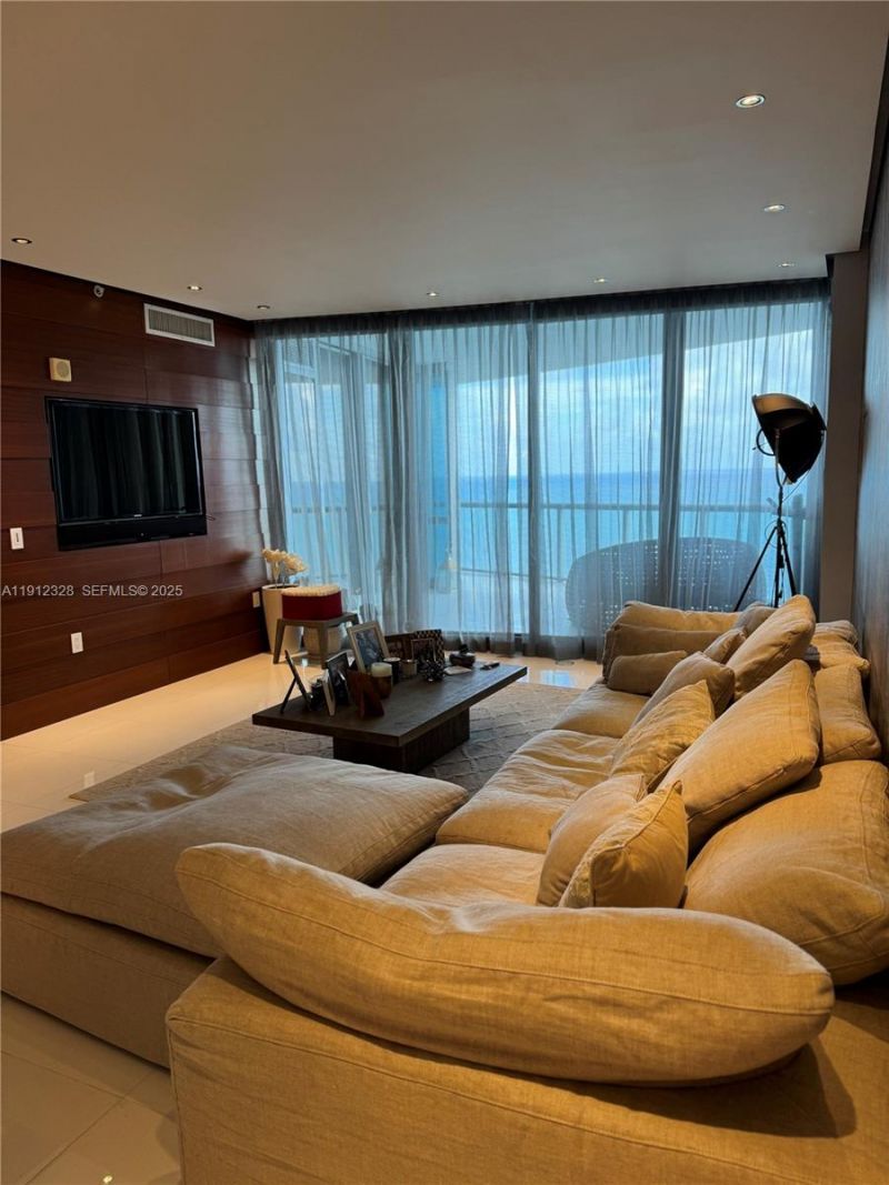 17121 Collins Ave, Unit 1905, Sunny Isles Beach, FL 33160 Photo