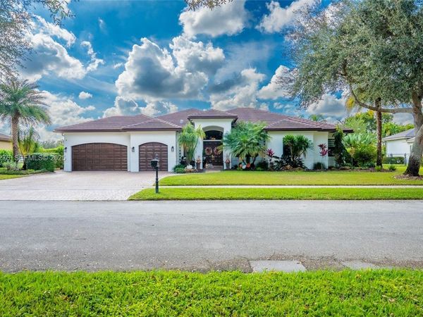 13372 SW 40th St, Davie, FL 33330