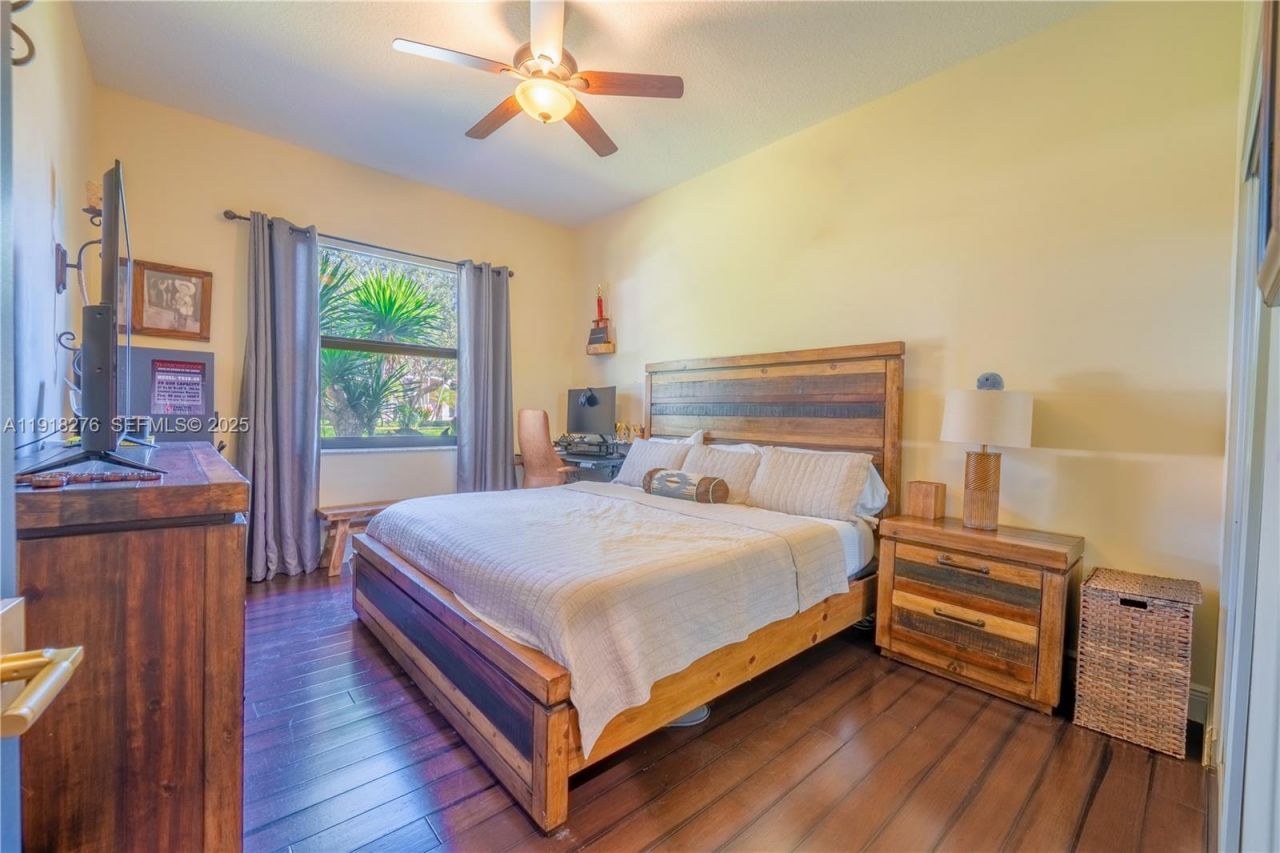 13372 SW 40th St, Davie, FL 33330 Photo