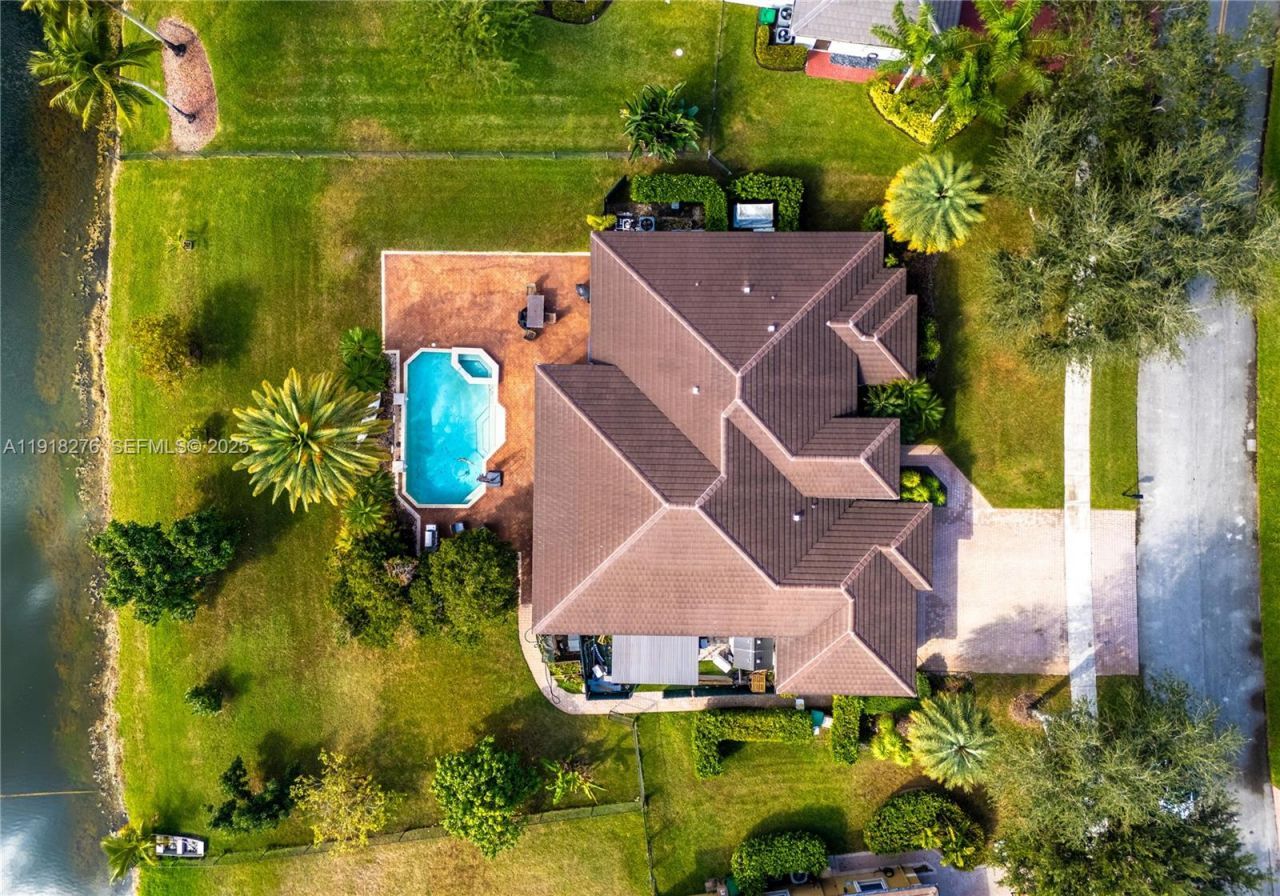 13372 SW 40th St, Davie, FL 33330 Photo