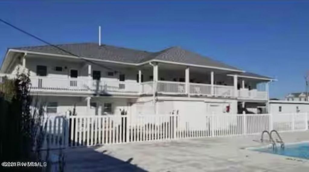 303 Henderson Boulevard, Unit 14, Atlantic Beach, NC 28512 Main Photo