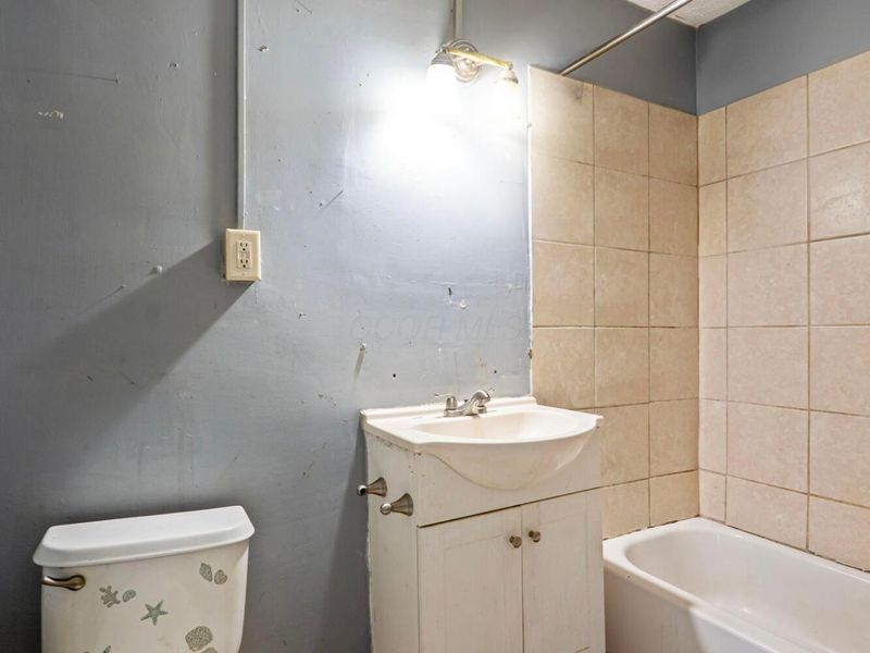 1657 Sullivant Avenue, Columbus, OH 43223 Photo 10