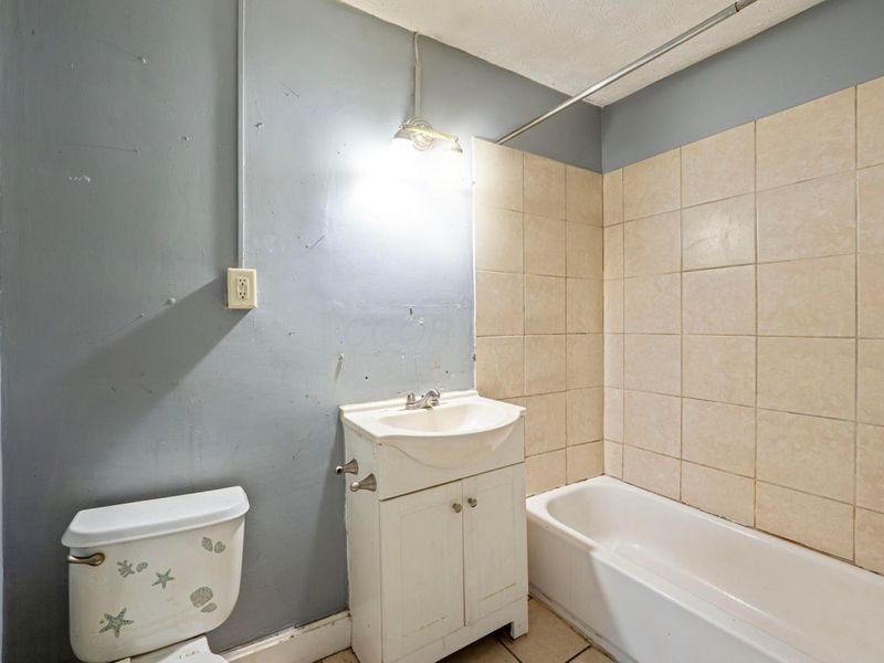 1657 Sullivant Avenue, Columbus, OH 43223 Photo 11