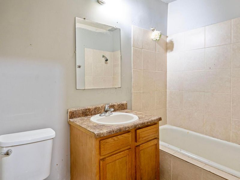 1657 Sullivant Avenue, Columbus, OH 43223 Photo 5