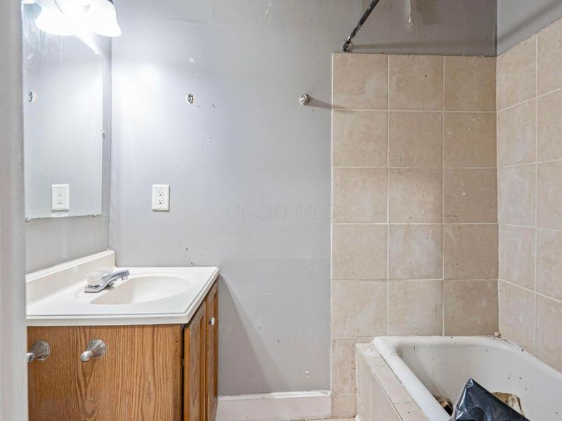 1657 Sullivant Avenue, Columbus, OH 43223 Photo 7