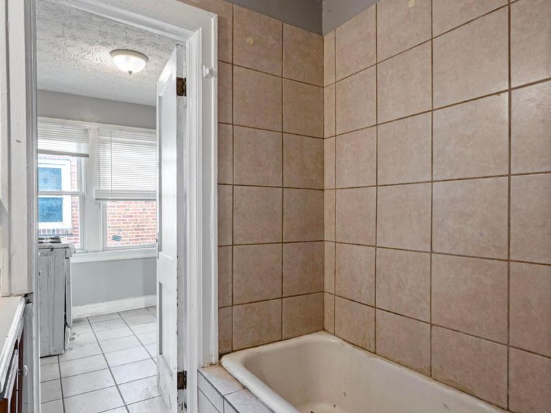 1657 Sullivant Avenue, Columbus, OH 43223 Photo 9