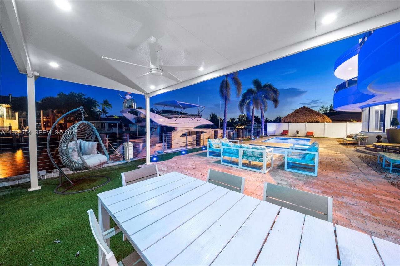 3344 NE 167th St, North Miami Beach, FL 33160 Photo