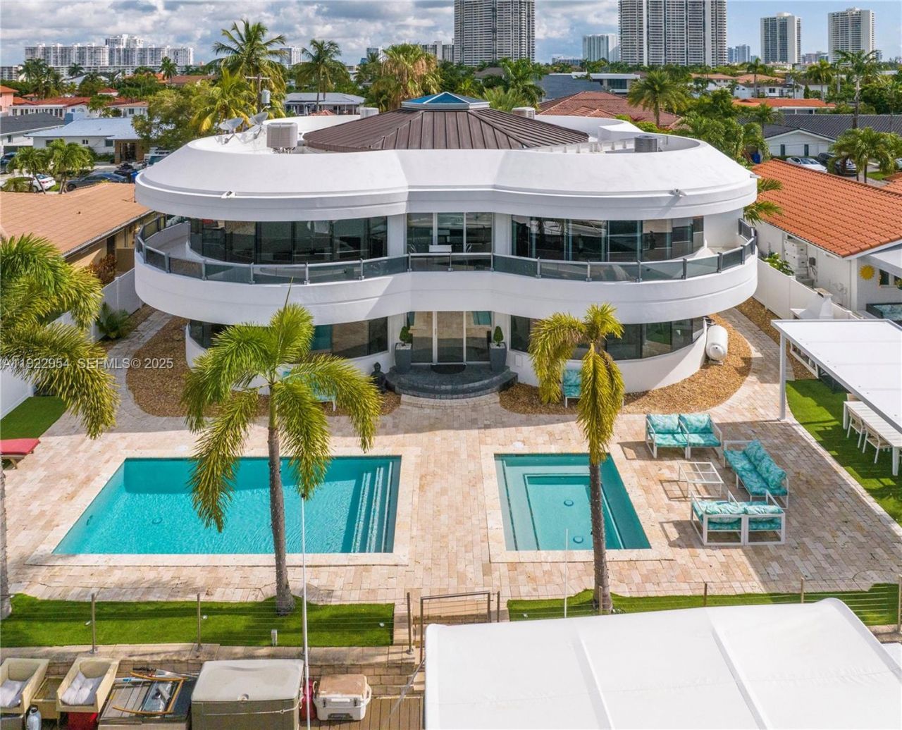 3344 NE 167th St, North Miami Beach, FL 33160 Photo