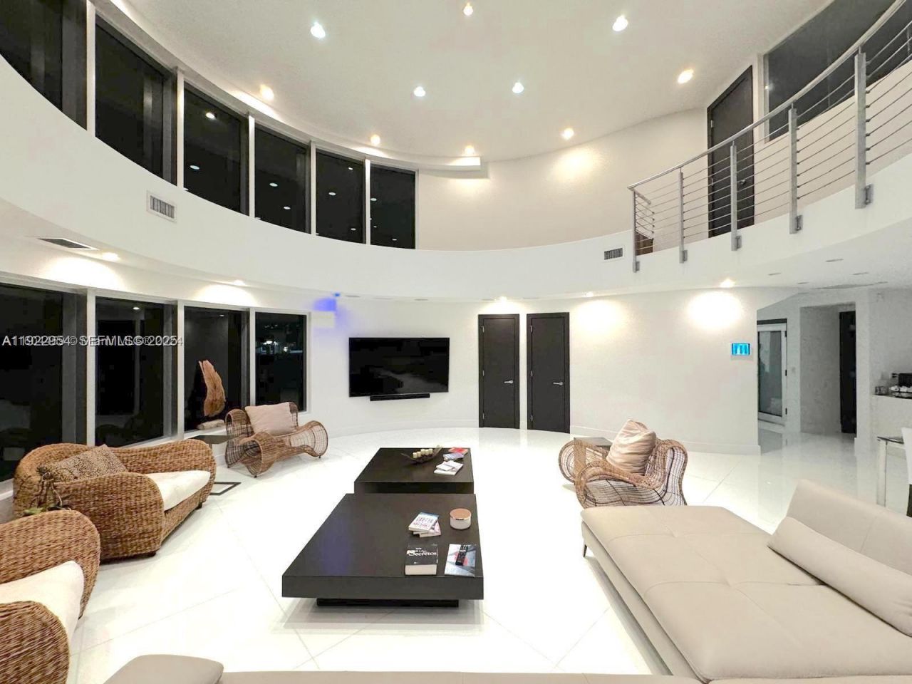 3344 NE 167th St, North Miami Beach, FL 33160 Photo