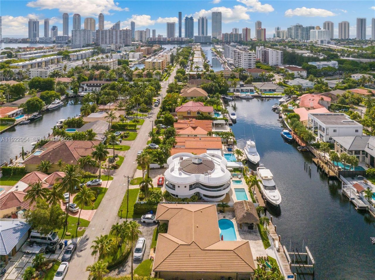 3344 NE 167th St, North Miami Beach, FL 33160 Photo