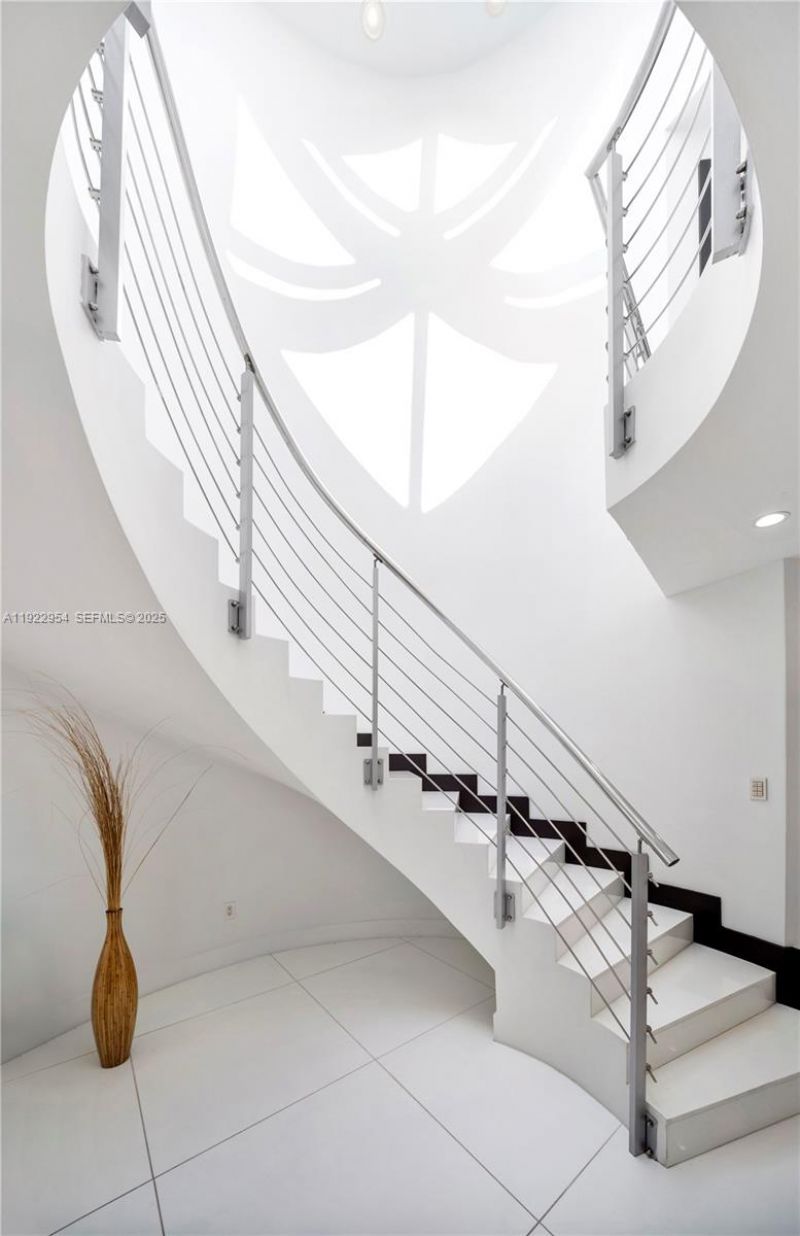 3344 NE 167th St, North Miami Beach, FL 33160 Photo