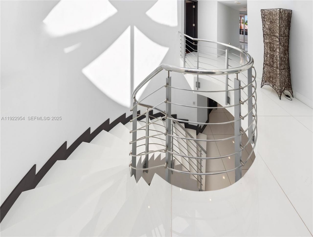 3344 NE 167th St, North Miami Beach, FL 33160 Photo