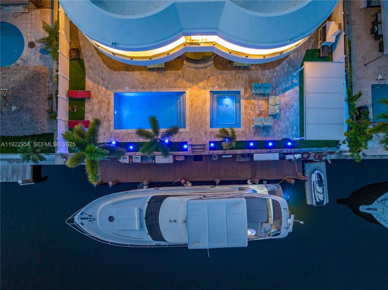 3344 NE 167th St, North Miami Beach, FL 33160 Photo