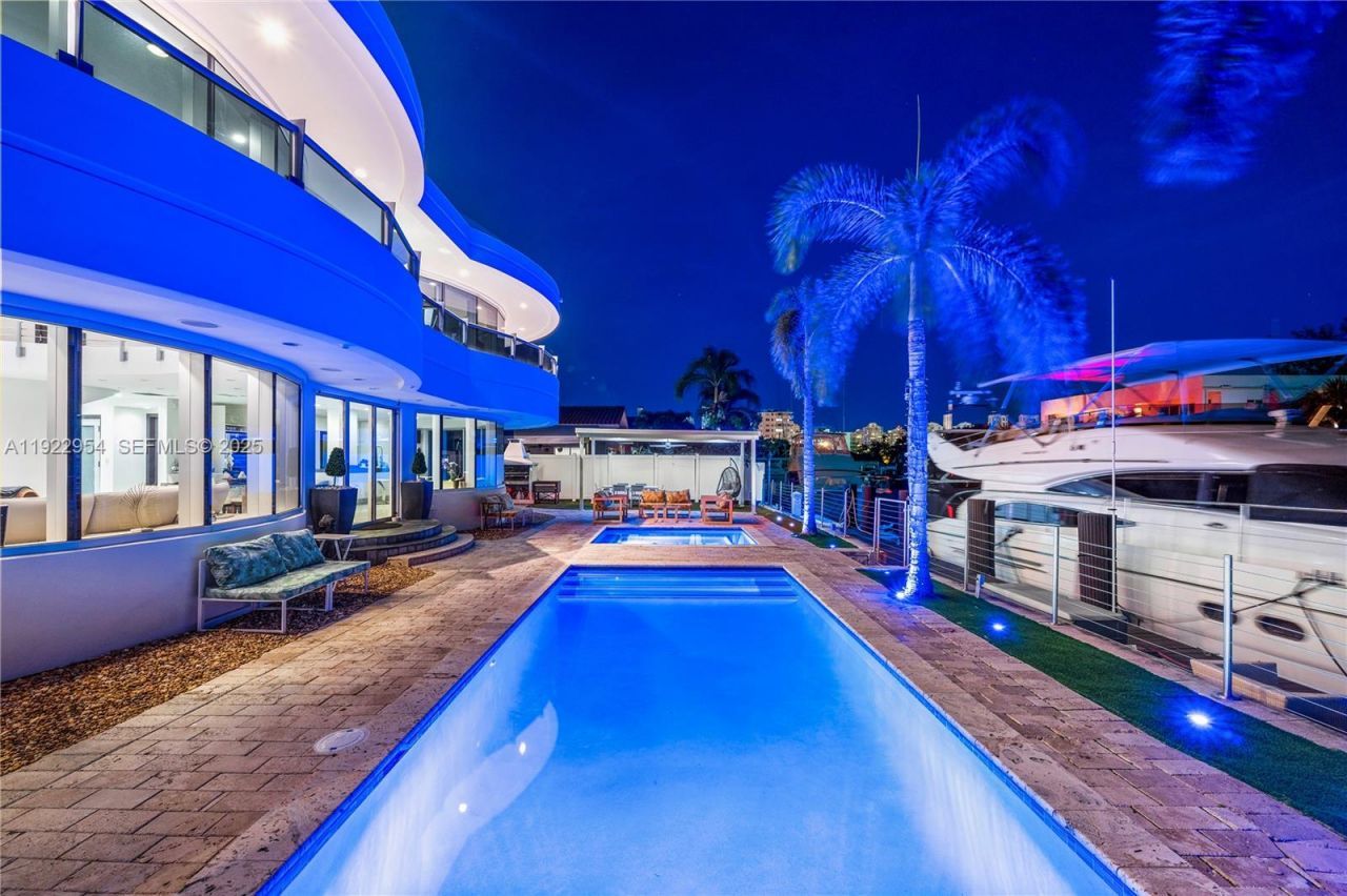 3344 NE 167th St, North Miami Beach, FL 33160 Photo