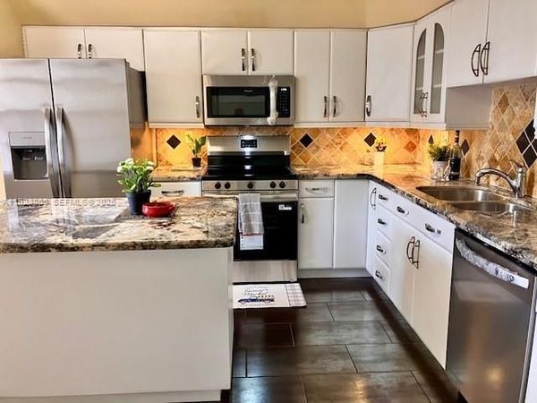 3910 Inverrary Blvd, Unit 304-B, Lauderhill, FL 33319