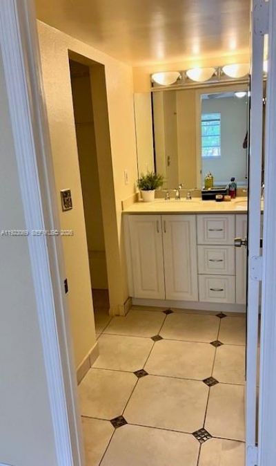 3910 Inverrary Blvd, Unit 304-B, Lauderhill, FL 33319 Photo