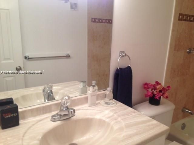 3910 Inverrary Blvd, Unit 304-B, Lauderhill, FL 33319 Photo
