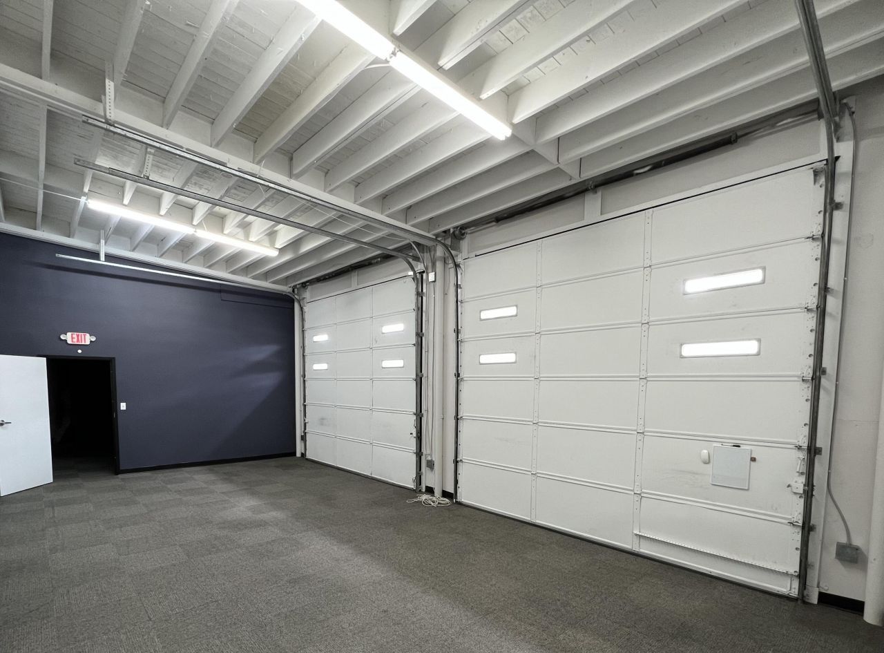 4221 Rivers Avenue Photo 4