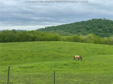 74 Long Meadow Lane, Worthington, WV 26591