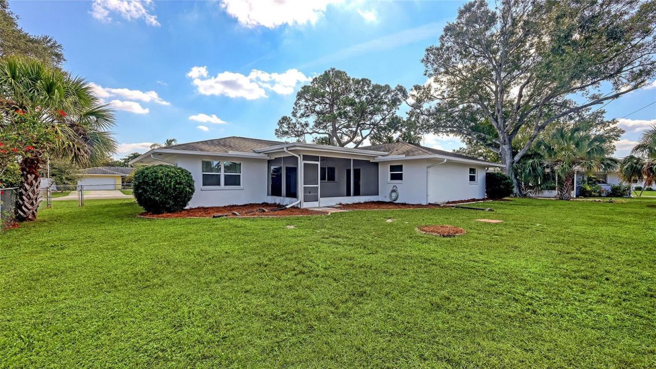 3957 Breezemont Drive, Sarasota, FL 34232 Photo