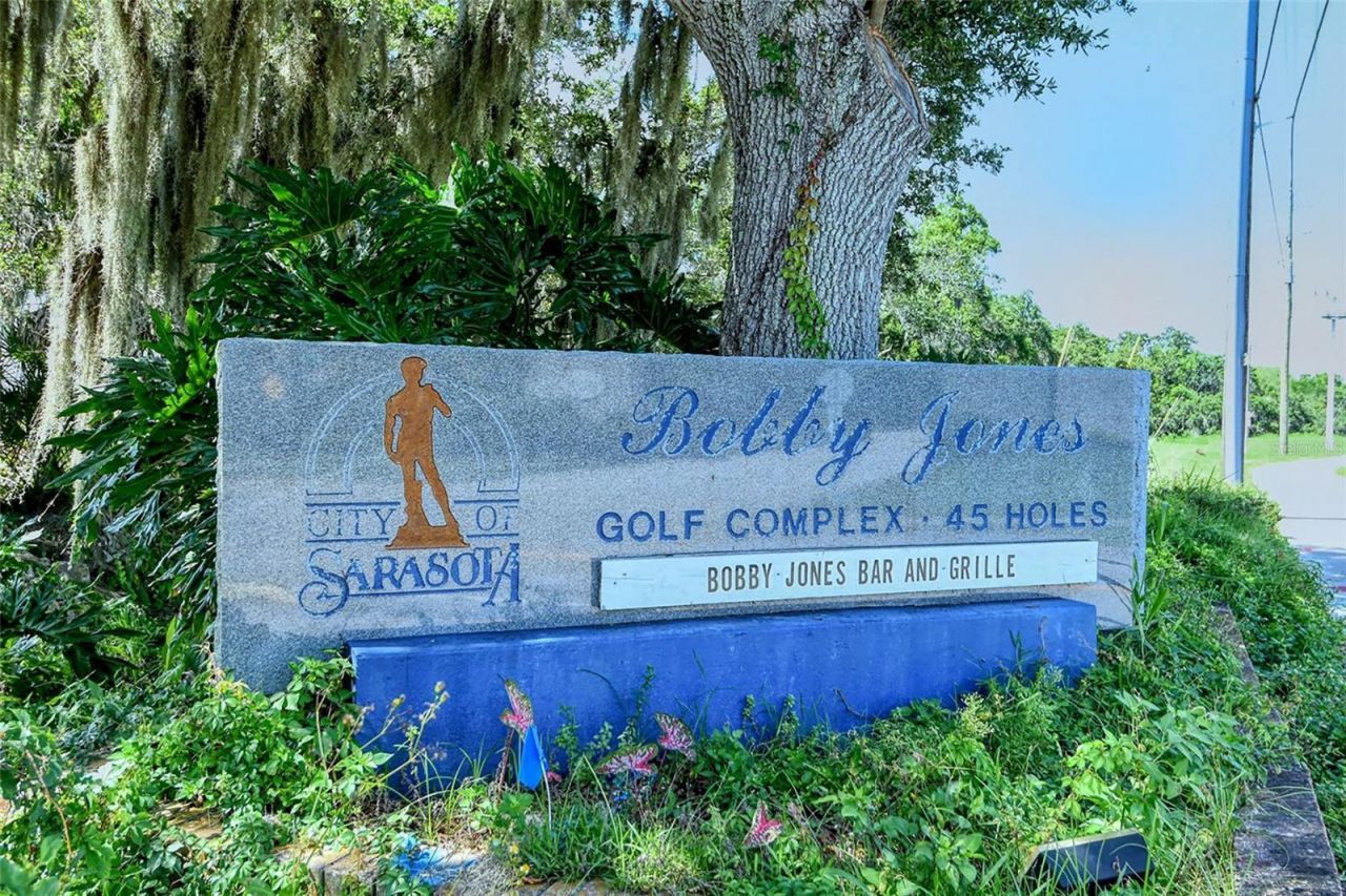 3957 Breezemont Drive, Sarasota, FL 34232 Photo