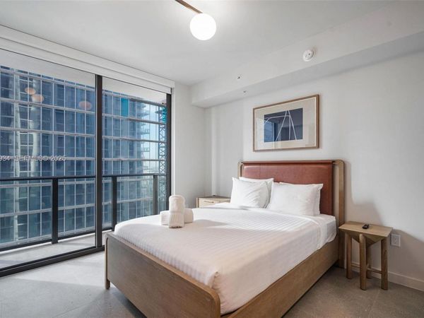 11 NE 6th Street, Unit 2206, Miami, FL 33132