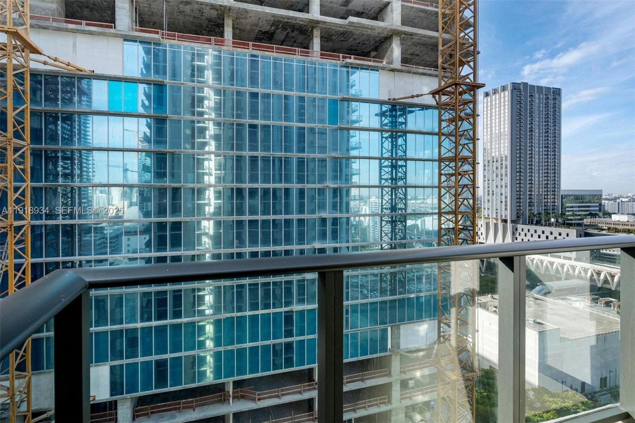 11 NE 6th Street, Unit 2206, Miami, FL 33132 Photo