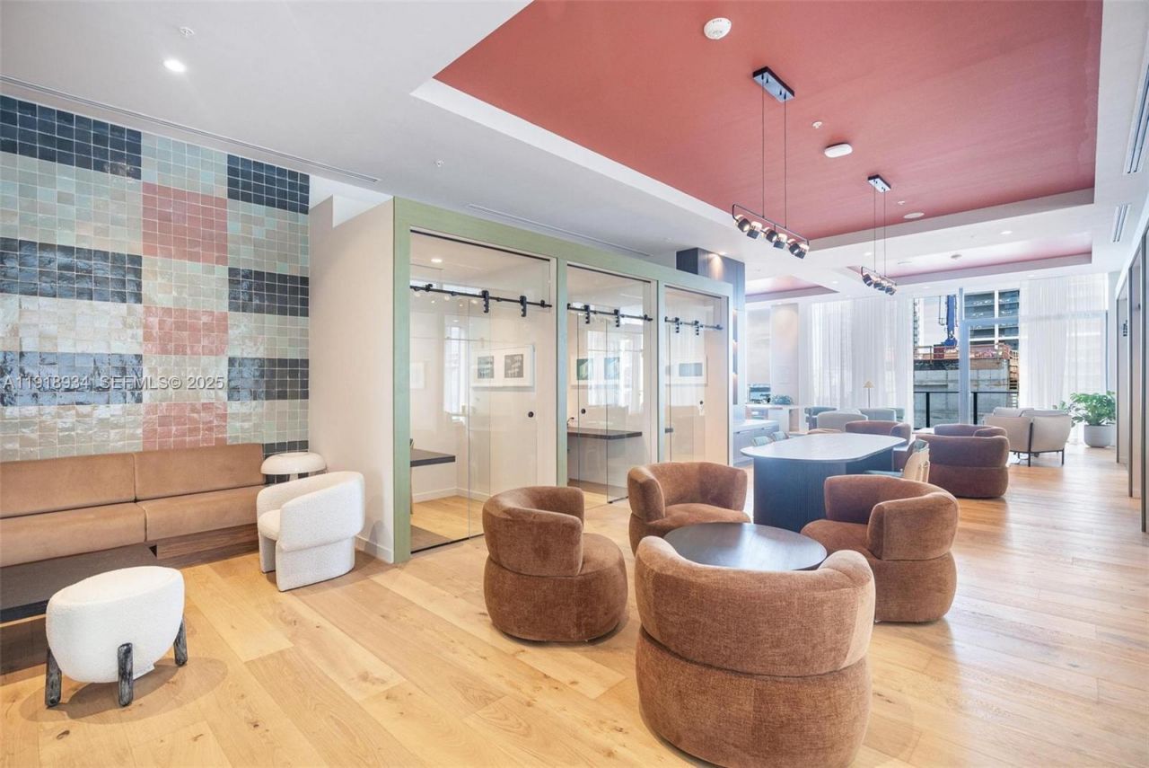 11 NE 6th Street, Unit 2206, Miami, FL 33132 Photo