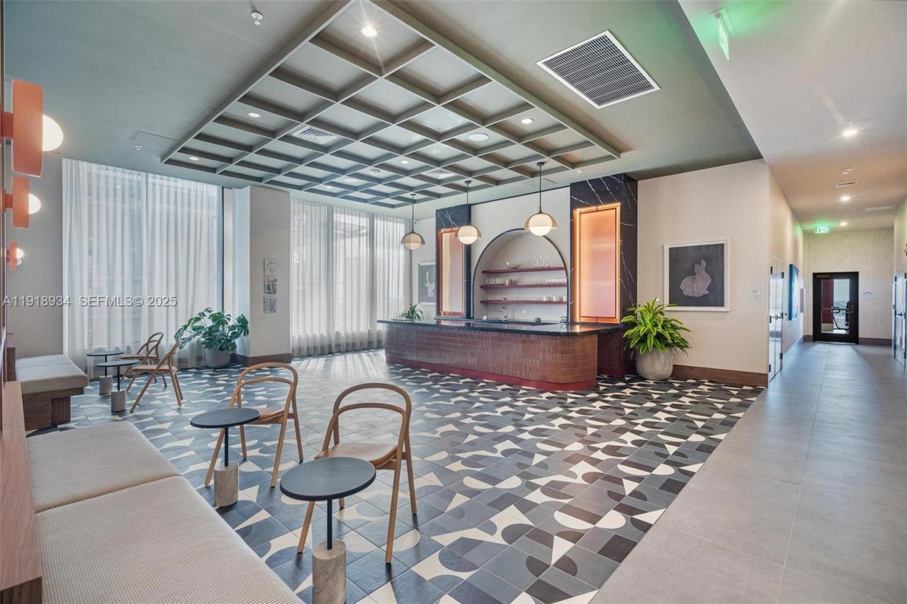 11 NE 6th Street, Unit 2206, Miami, FL 33132 Photo