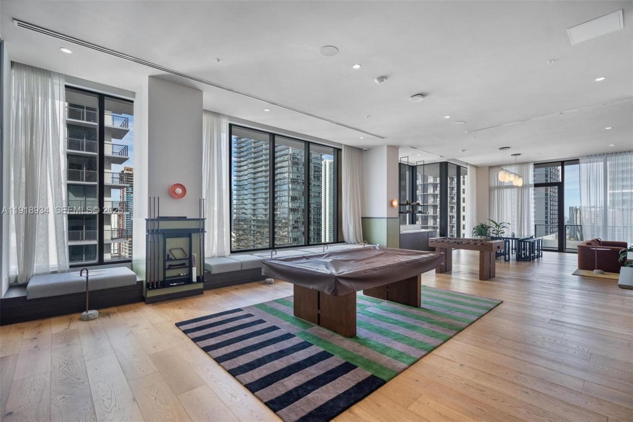 11 NE 6th Street, Unit 2206, Miami, FL 33132 Photo