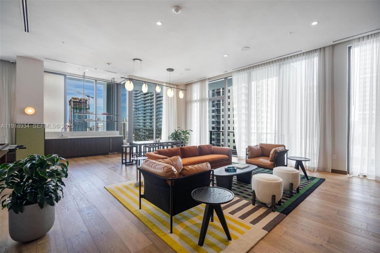 11 NE 6th Street, Unit 2206, Miami, FL 33132 Photo