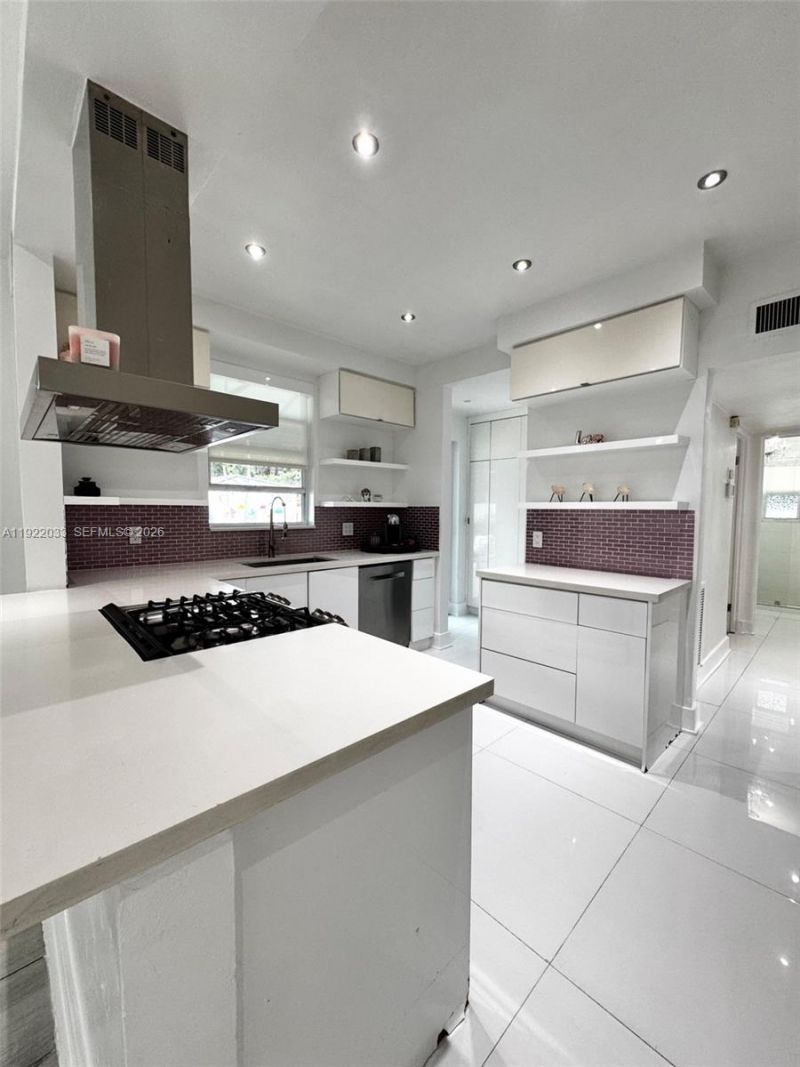 3470 Sheridan Ave, Unit n/a, Miami Beach, FL 33140 Photo