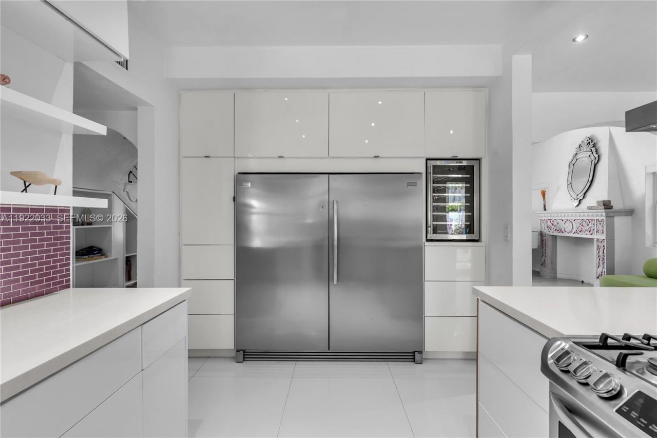 3470 Sheridan Ave, Unit n/a, Miami Beach, FL 33140 Photo