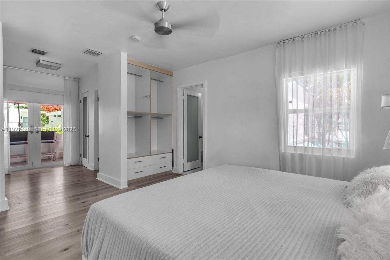 3470 Sheridan Ave, Unit n/a, Miami Beach, FL 33140 Photo