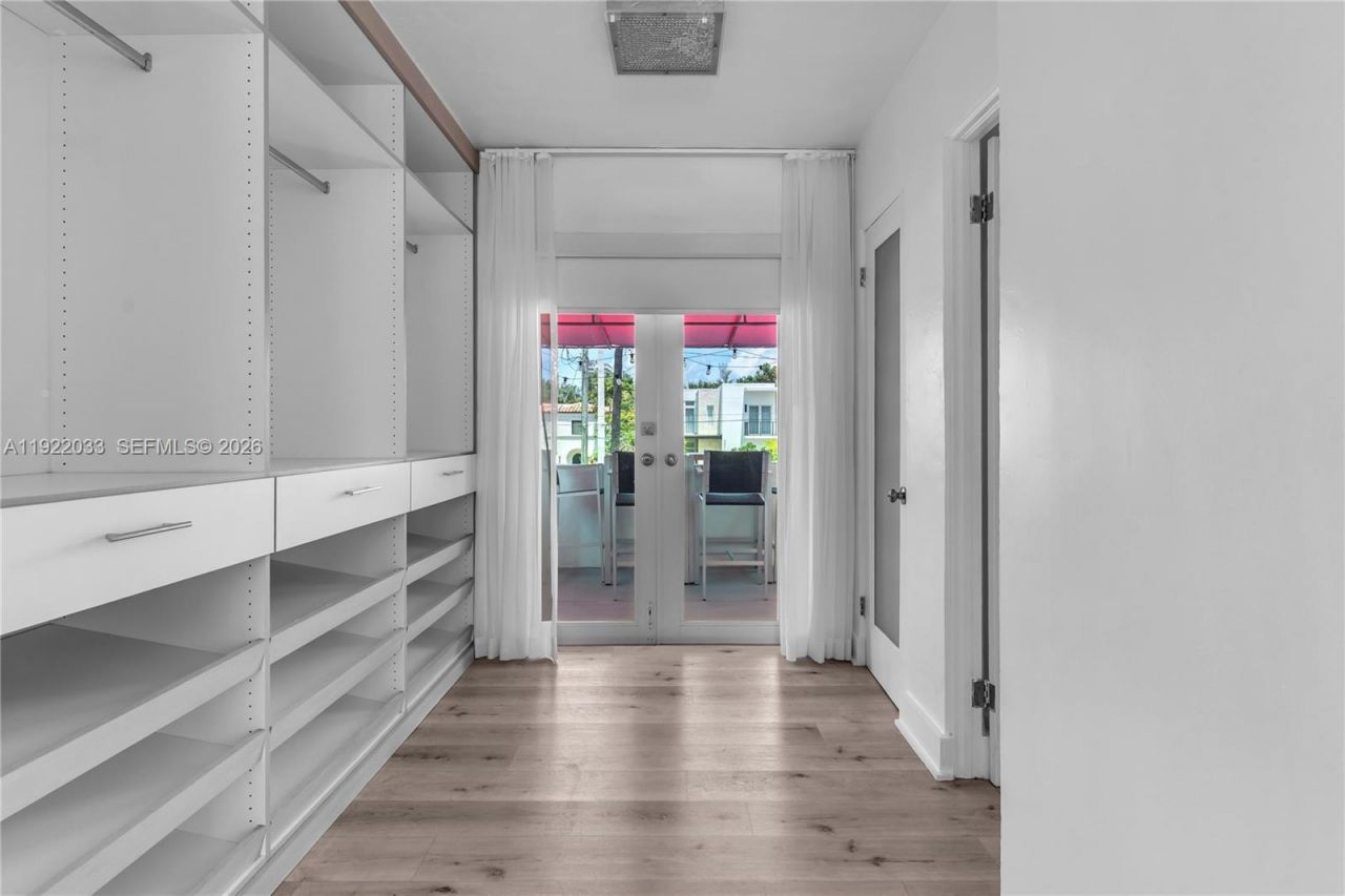 3470 Sheridan Ave, Unit n/a, Miami Beach, FL 33140 Photo