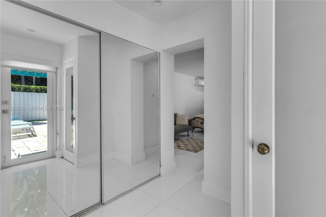 3470 Sheridan Ave, Unit n/a, Miami Beach, FL 33140 Photo