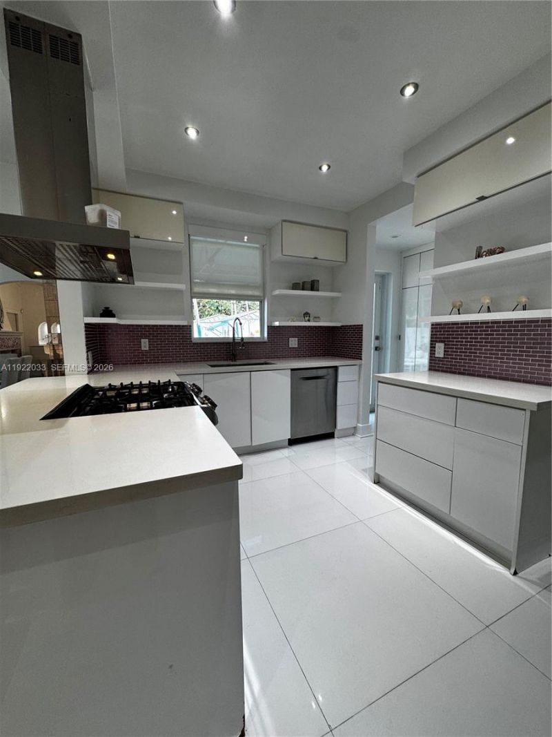 3470 Sheridan Ave, Unit n/a, Miami Beach, FL 33140 Photo