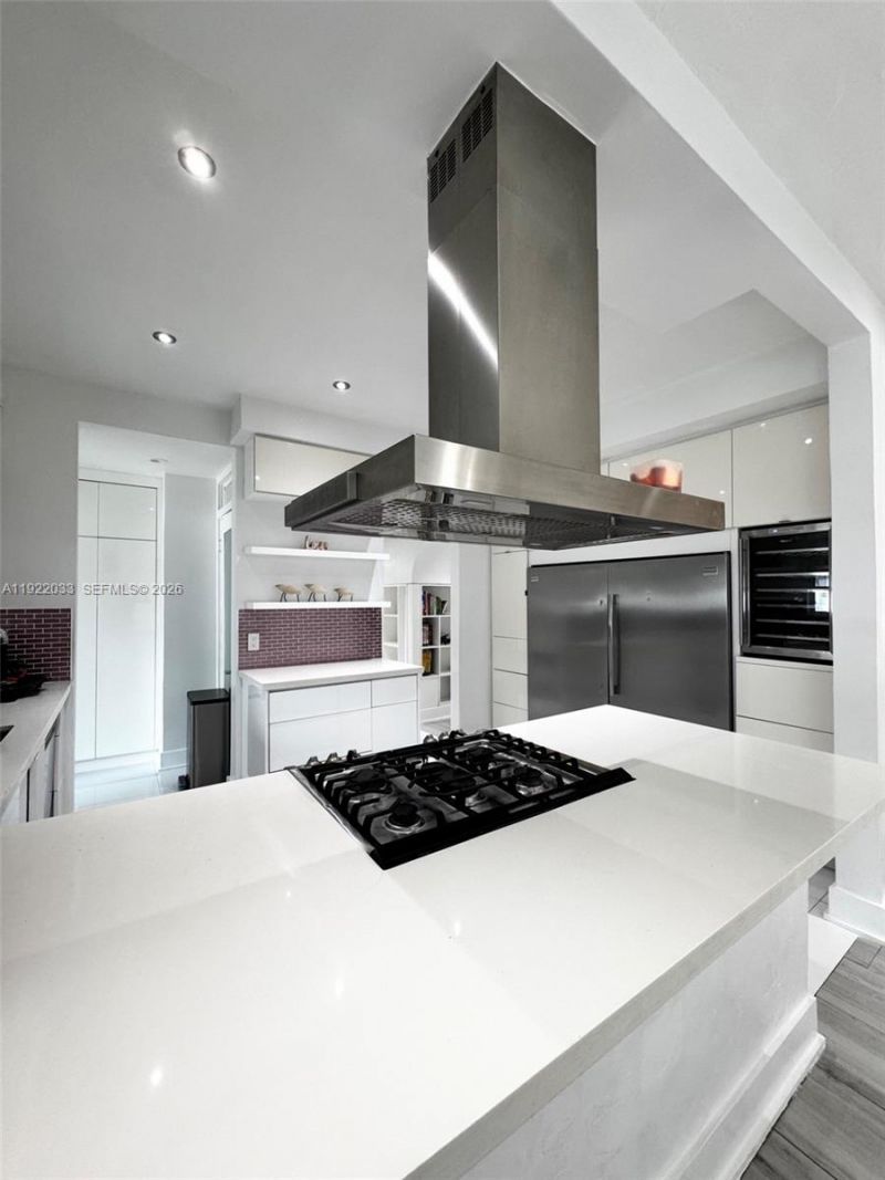 3470 Sheridan Ave, Unit n/a, Miami Beach, FL 33140 Photo