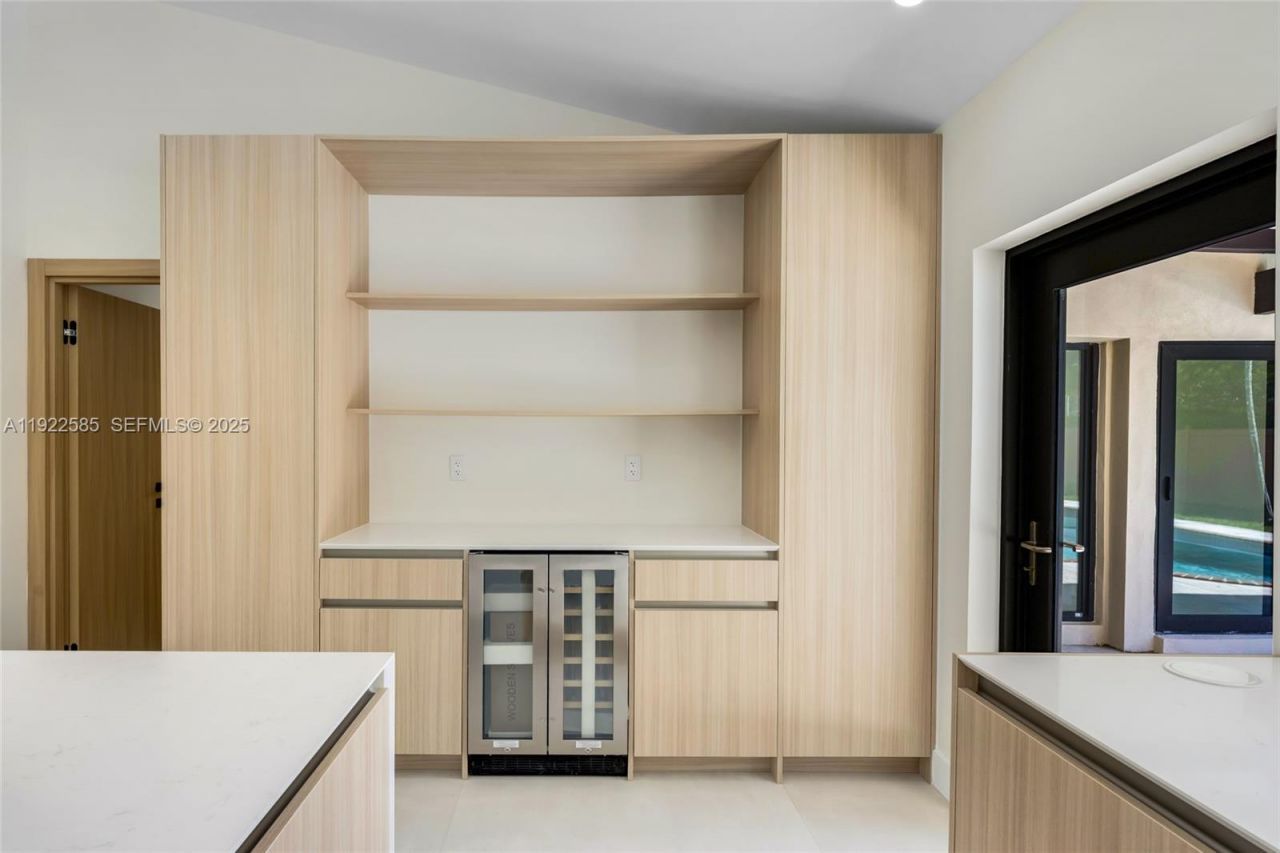 8120 SW 162nd St, Palmetto Bay, FL 33157 Photo