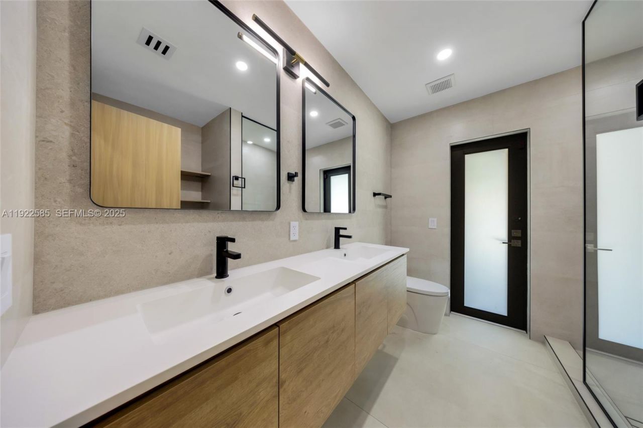 8120 SW 162nd St, Palmetto Bay, FL 33157 Photo