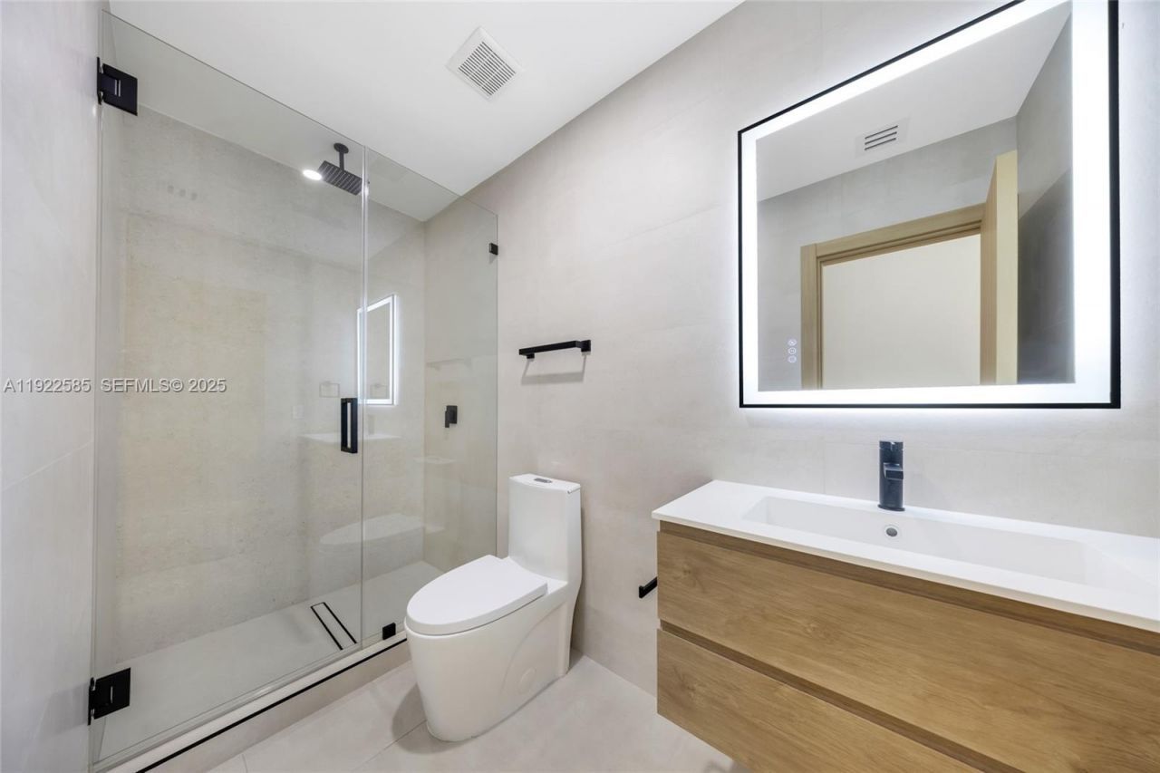 8120 SW 162nd St, Palmetto Bay, FL 33157 Photo